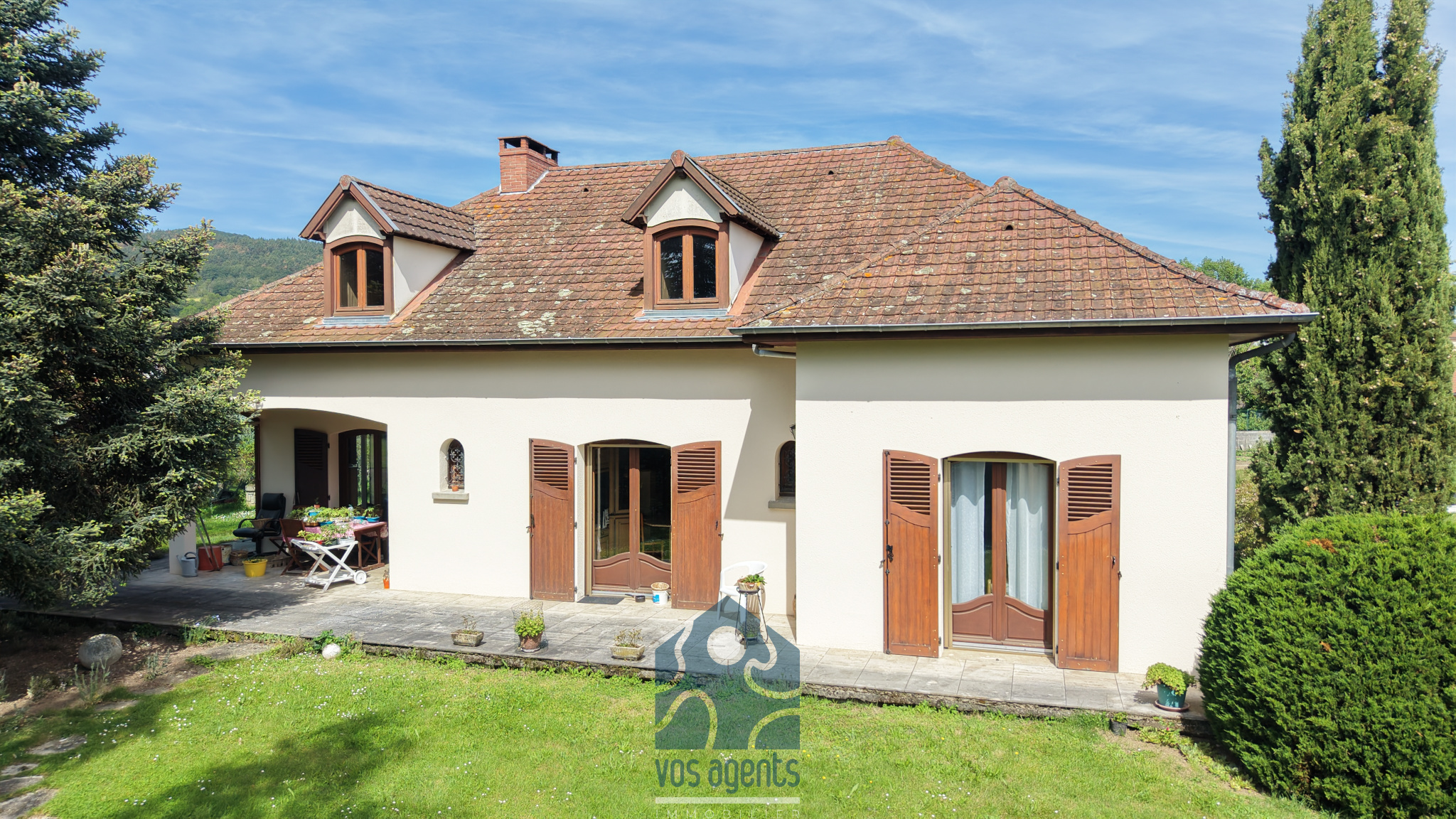 Maison 6 pièces sur parcelle arborée avec sous-sol complet