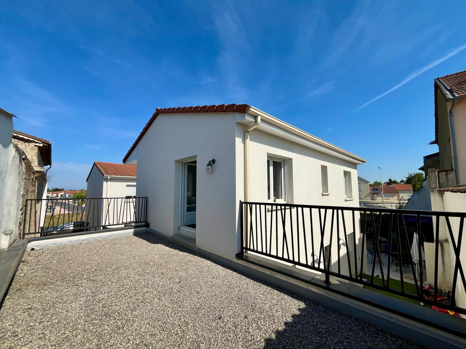 Maison 4 pièces avec terrain, garage et terrasse