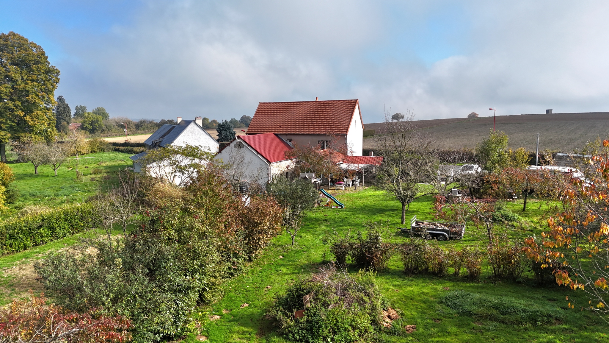 Maison individuelle 5 pièces avec cave, grange, combles aménageables et terrain